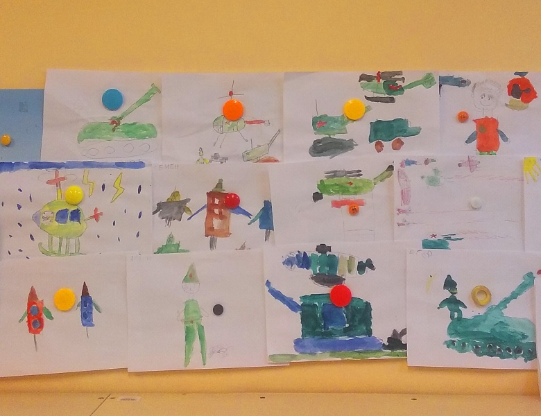 Выставка детских работ «День защитника Отечества »