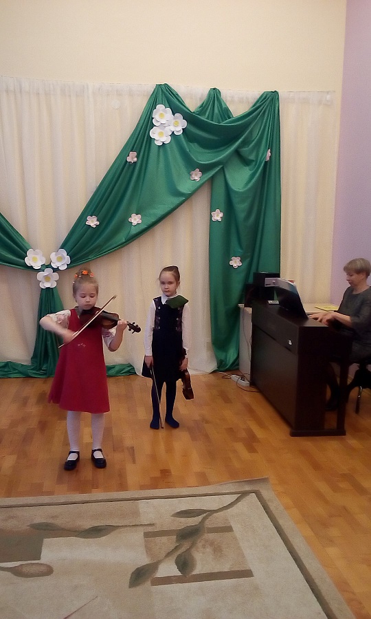 В рамках соцпартнерства  ДШИ «Гармония», прошла музыкальная гостиная для воспитанников МАДОУ.